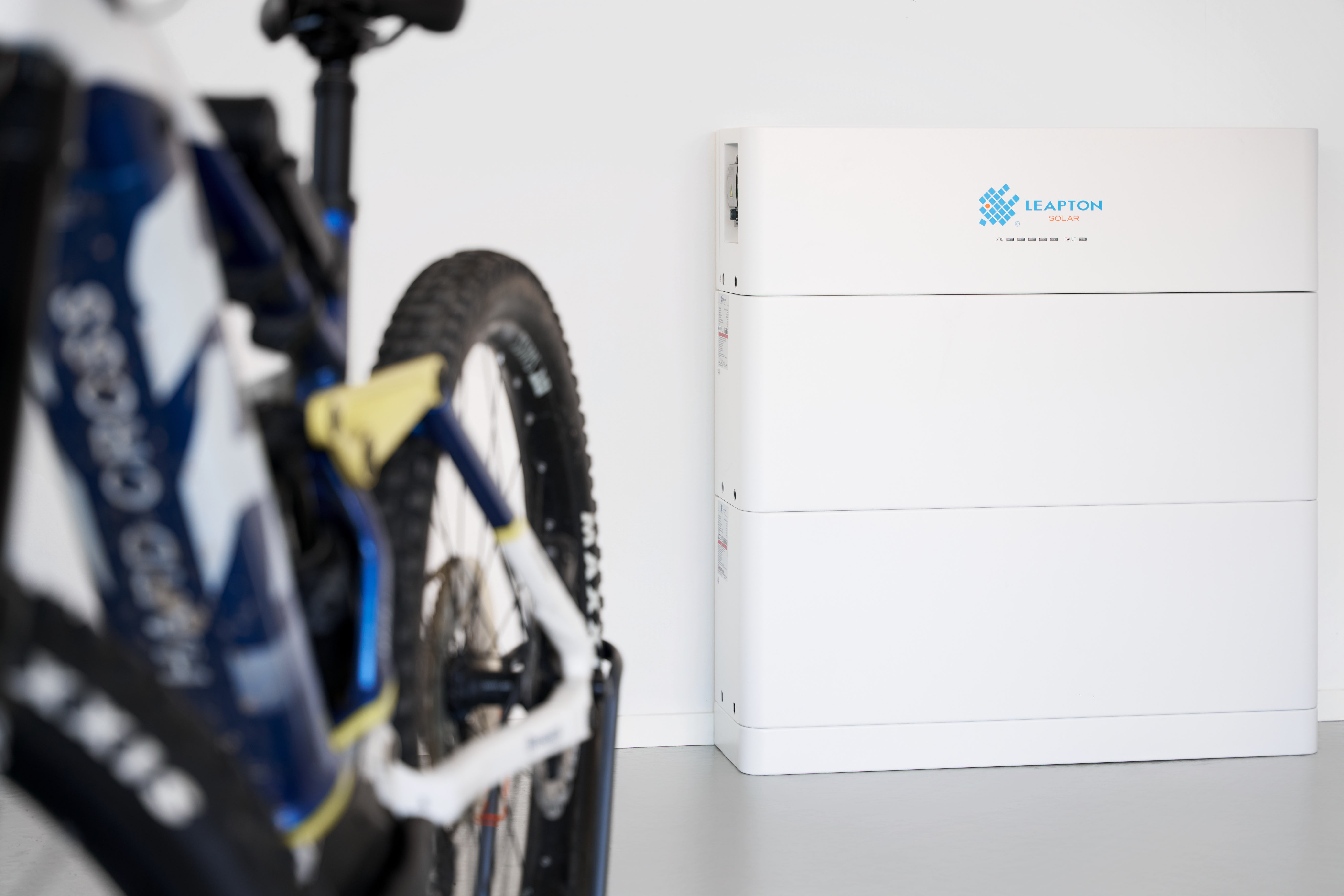 Aurinkosähköakku aurinkosähköjärjestelmään